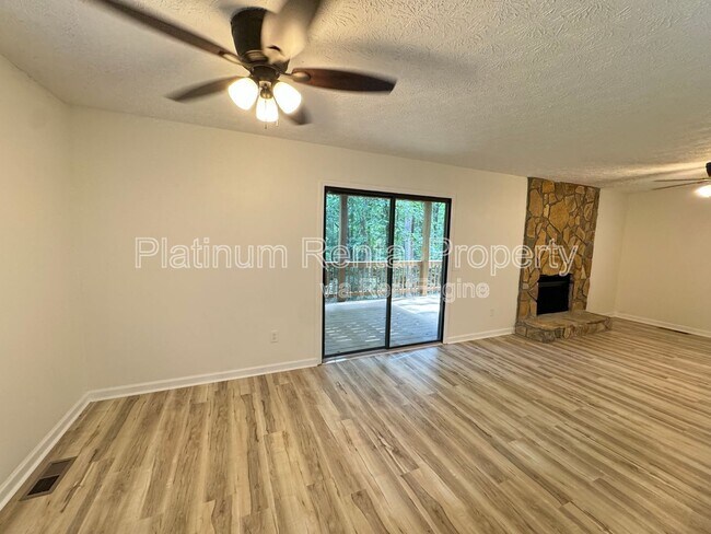 Building Photo - 8380 Lucas Creek Trl