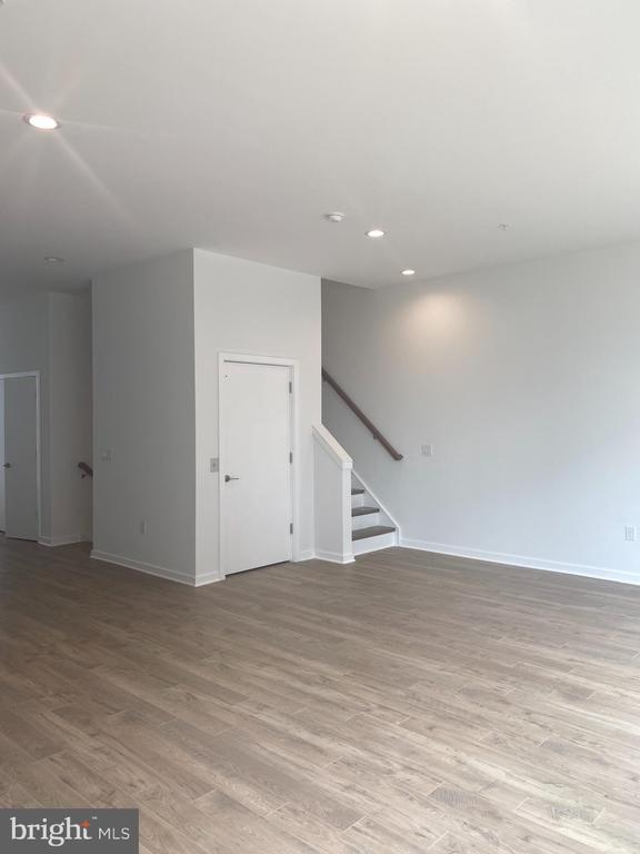Building Photo - 3208 Birchview Walk
