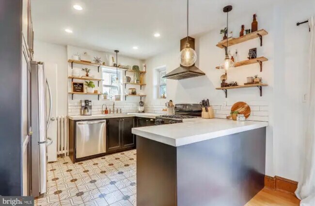 Building Photo - 1123 44th Pl SE