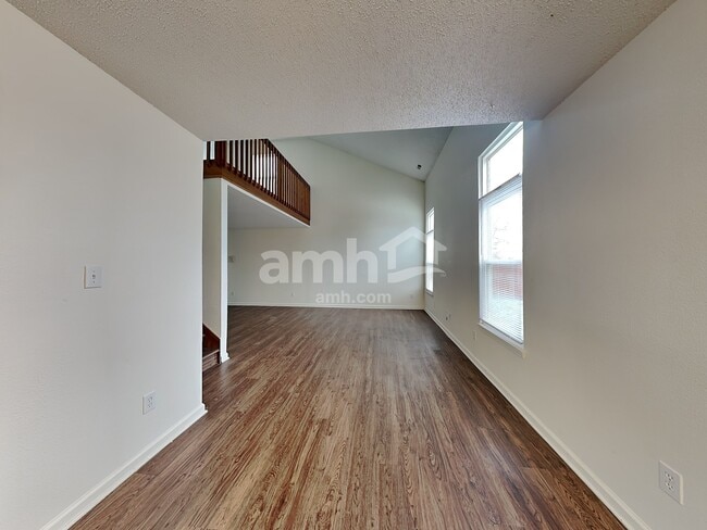 Building Photo - 1676 Sweetwater Ln