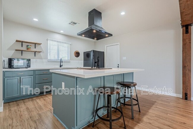 Building Photo - 1102 N 72nd Pl