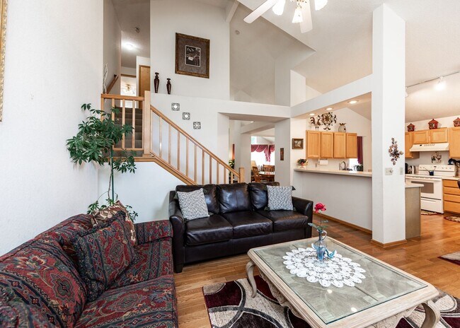 Building Photo - Spacious 5 Bedroom in D20 centrally located