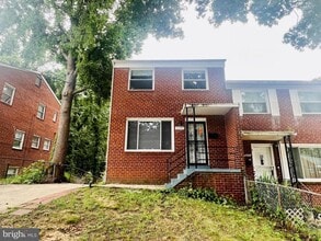 Building Photo - 3627 Dunlap St
