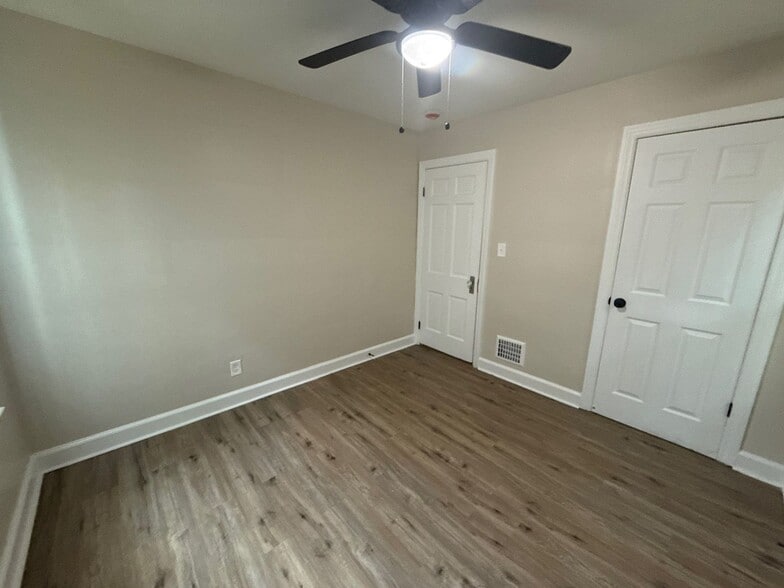 Building Photo - Fully Renovated 3-Bedroom Home – Move-In R...