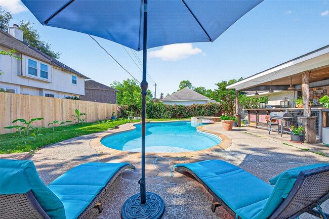 Building Photo - 2815 Bermuda Dunes Dr