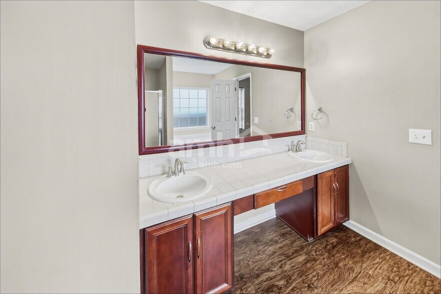 Building Photo - 5104 Brookstone Ct