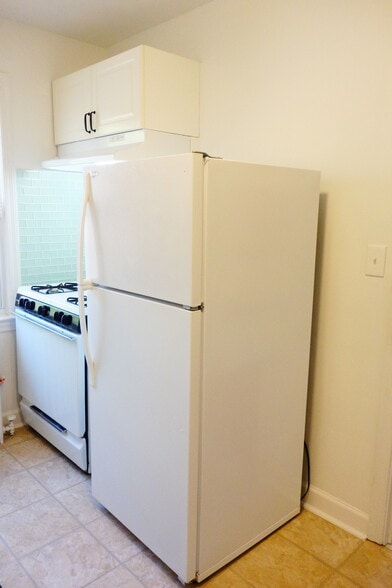 Building Photo - 812 Greenwood Cir