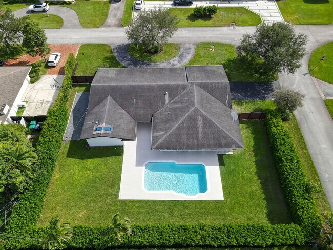 Building Photo - 8341 SW 87th Terrace