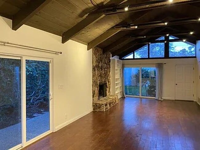 Building Photo - Sunnyvale - Beautiful update home in Desir...