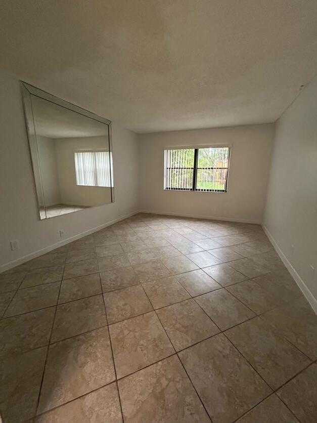 Building Photo - 5975 Forest Hill Blvd
