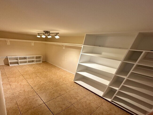 Building Photo - 6039 Collins Ave