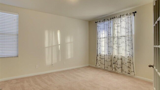 Building Photo - 1653 Arbor Knot Dr