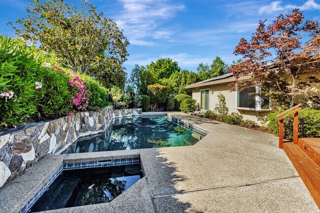 Building Photo - Spacious Saratoga Home with Great Outdoor ...