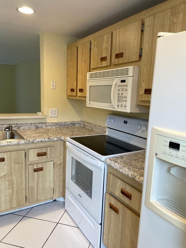 Building Photo - 81 SW 3rd St