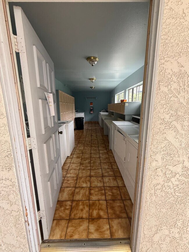 Building Photo - Remodeled 2 Bed, 2 Bath Condo in Quiet Gated Lomita Community