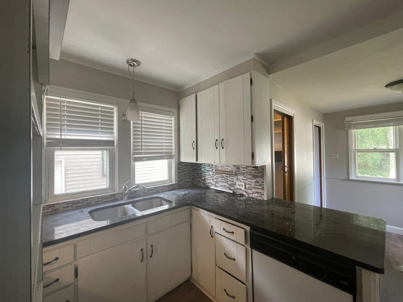 Building Photo - 1612 Parker Dr