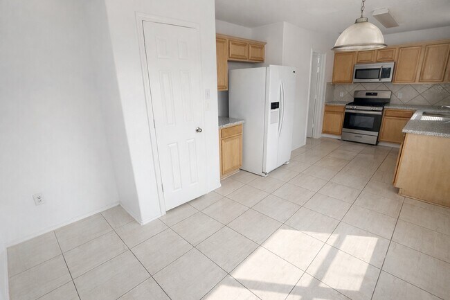 Building Photo - 14123 Fox Creek Park Dr