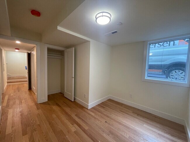 *Pictures are representative samples of the advertised unit. In some cases, the actual units you to - 22 Leverett St