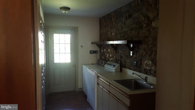 Building Photo - 2902 Lower Saucon Rd