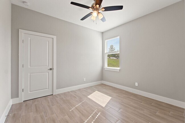 Building Photo - Deposit-Free! Modern, energy efficient hom...