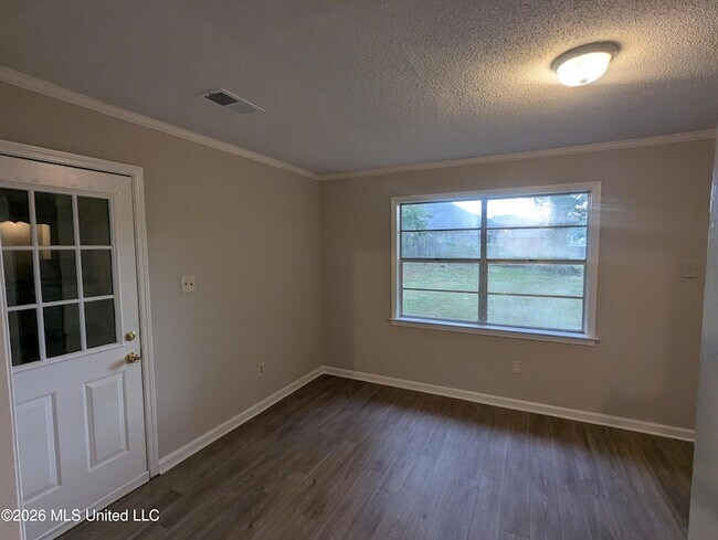 Building Photo - 5550 Winterwood Dr