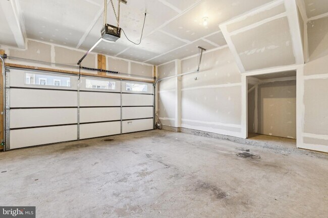 Building Photo - 1697 Beech Leaf St