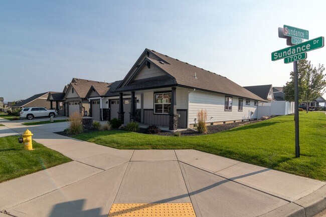 Building Photo - 3 Bed 2 Bath Single Level Morning Side Val...