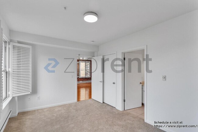 Building Photo - 323 29th St
