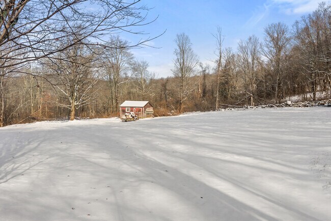 Building Photo - 52B Fuller Mountain Rd