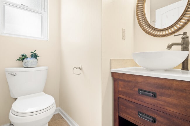 Building Photo - 12 West St