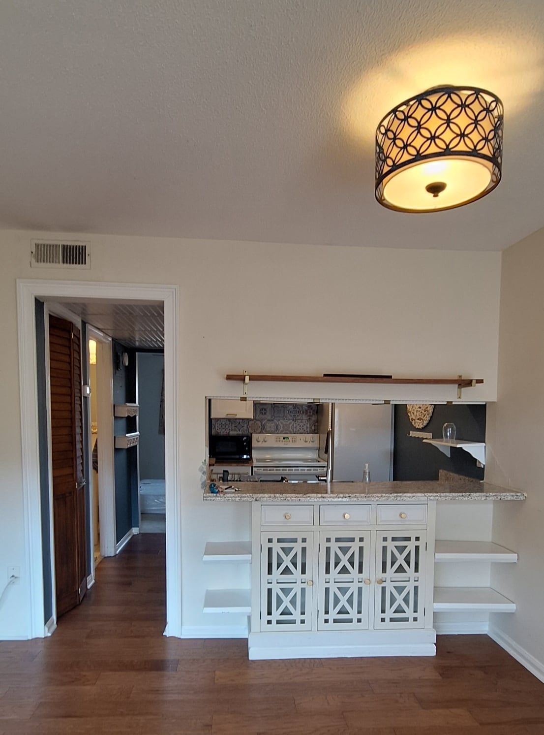 Building Photo - 807 W Trinity Ave