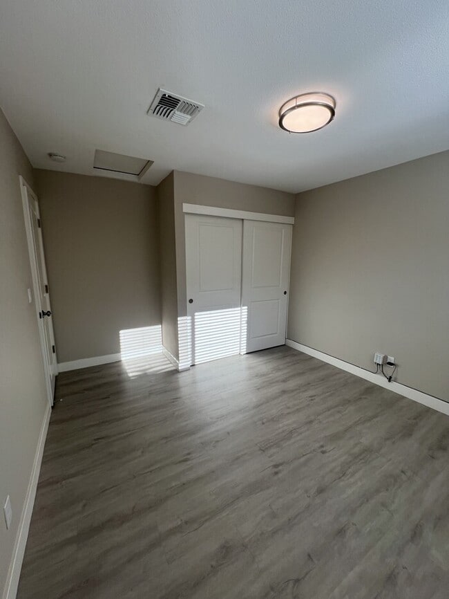 Building Photo - 5535 Skyridge Dr