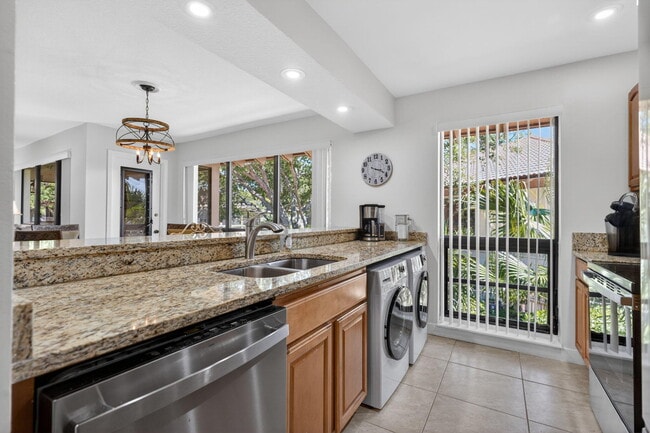 Building Photo - 368 Brackenwood Cir