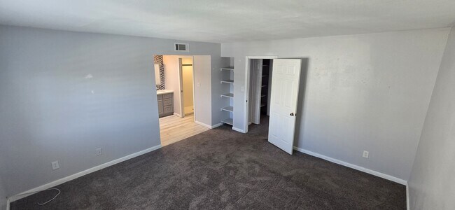 Building Photo - 4938 N 74th St