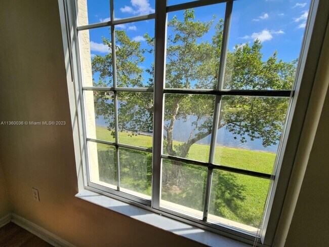 Building Photo - 4180 San Marino Blvd