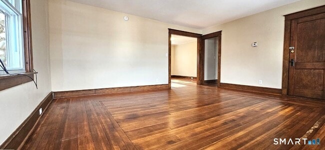 Building Photo - 49 Bingham St