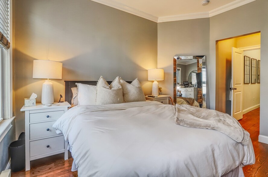 Building Photo - 403 Adams St