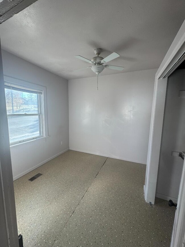 Building Photo - 18 Frontier St