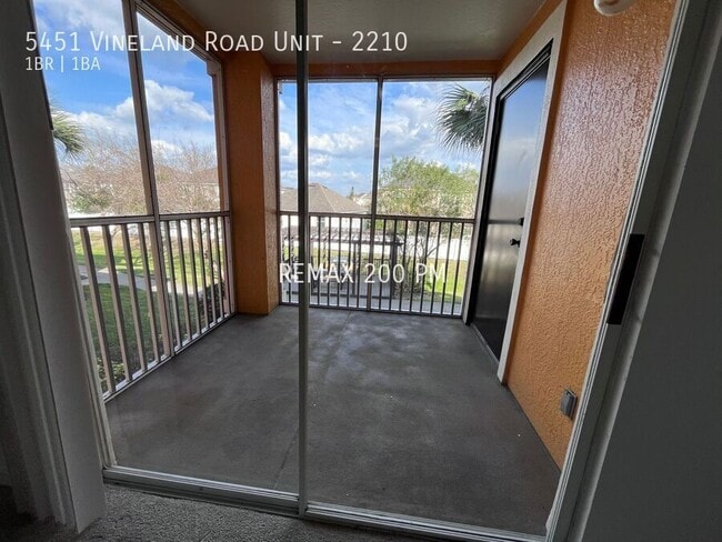 Building Photo - 5451 Vineland Rd