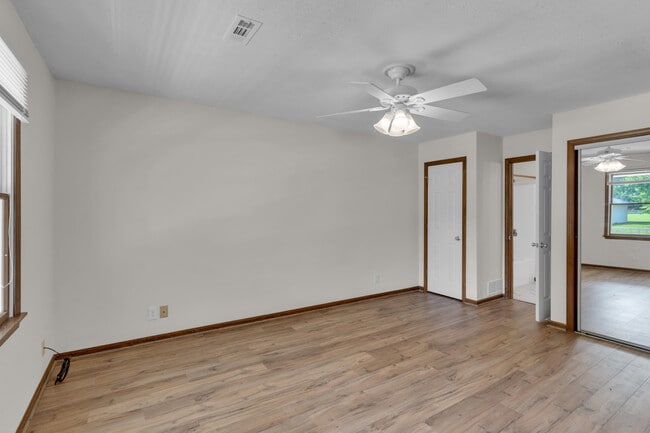Building Photo - 2701 Poppy Way