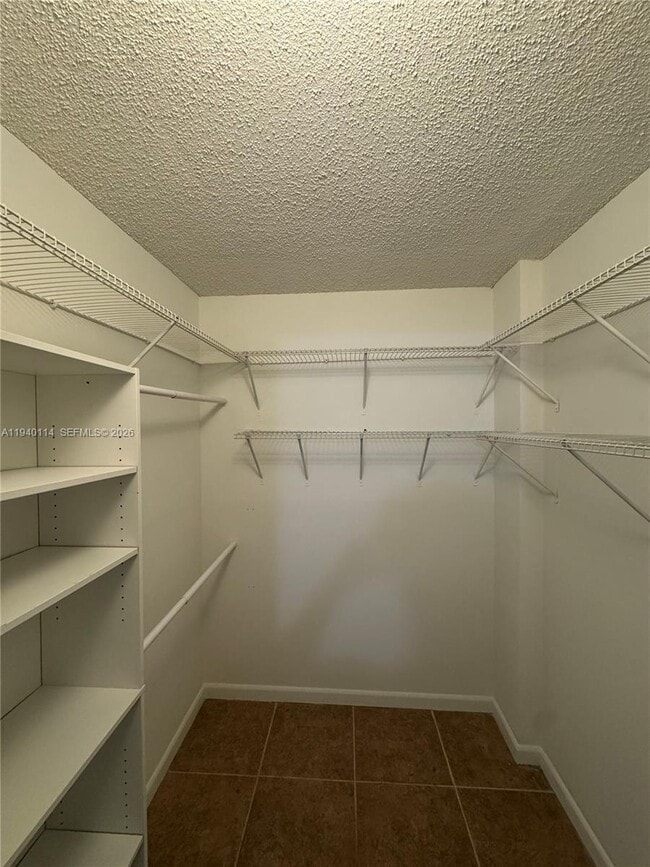 Building Photo - 5595 Courtyard Dr