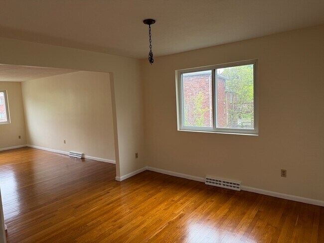 Building Photo - 12 Kippy Dr