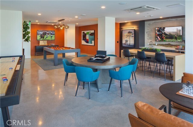 Building Photo - 6235 Topanga Canyon Blvd