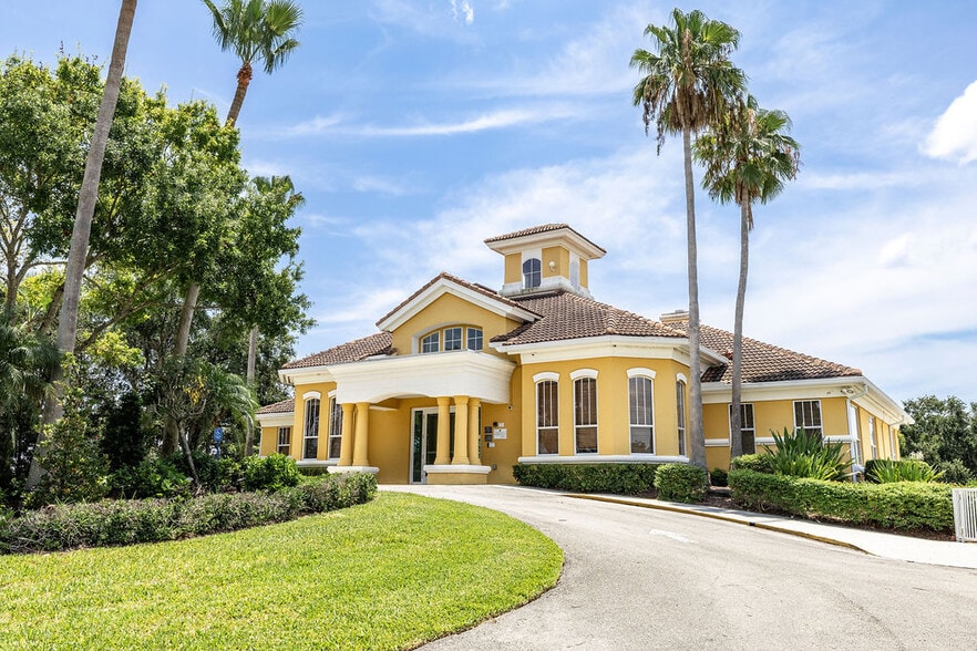 Clubhouse - 5060 Fairways Cir