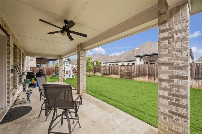 Building Photo - 9823 Magnolia Ests Ln