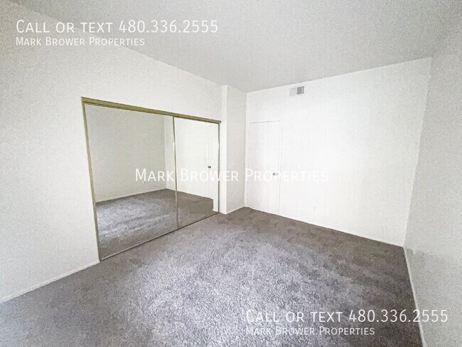 Building Photo - 930 N Mesa Dr