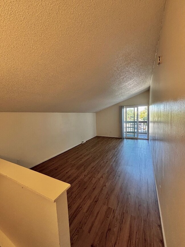 Building Photo - 3512-3512 Holland Ct