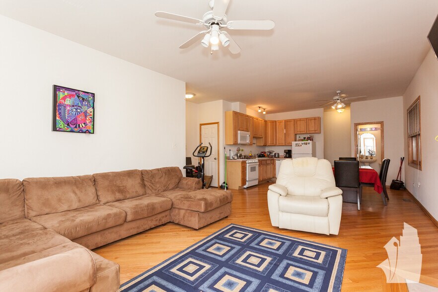 Building Photo - 1448 W Chicago Ave