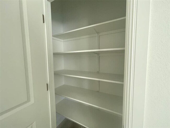 Building Photo - 544 Bauer Lp