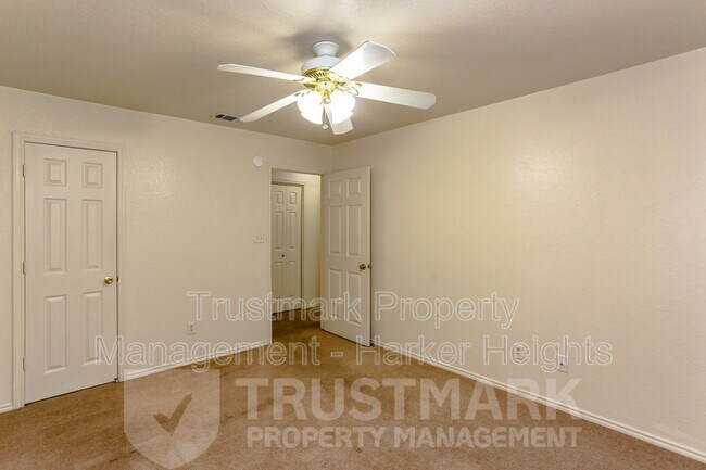 Building Photo - 4907 John David Dr